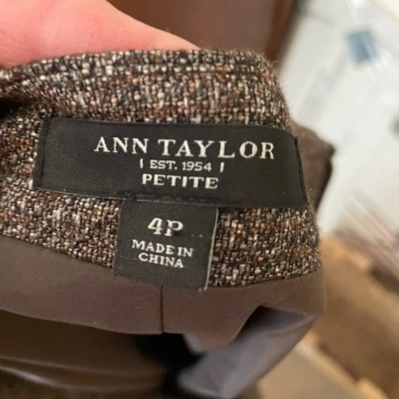 Ann Taylor jacket and skirt - Picture 12 of 12